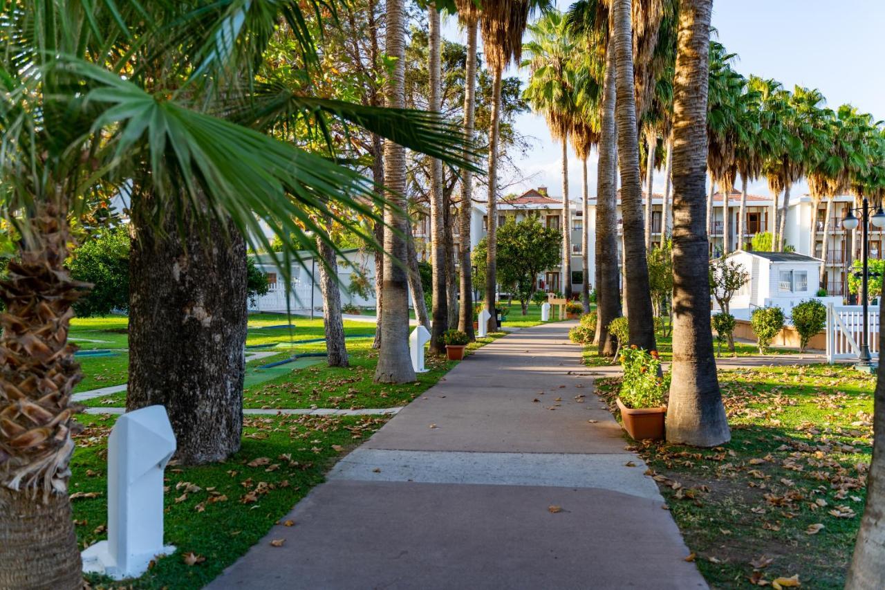 فندق تي تي هوتلز هيدروس كلوب كمر المظهر الخارجي الصورة The campus of the University of Patras