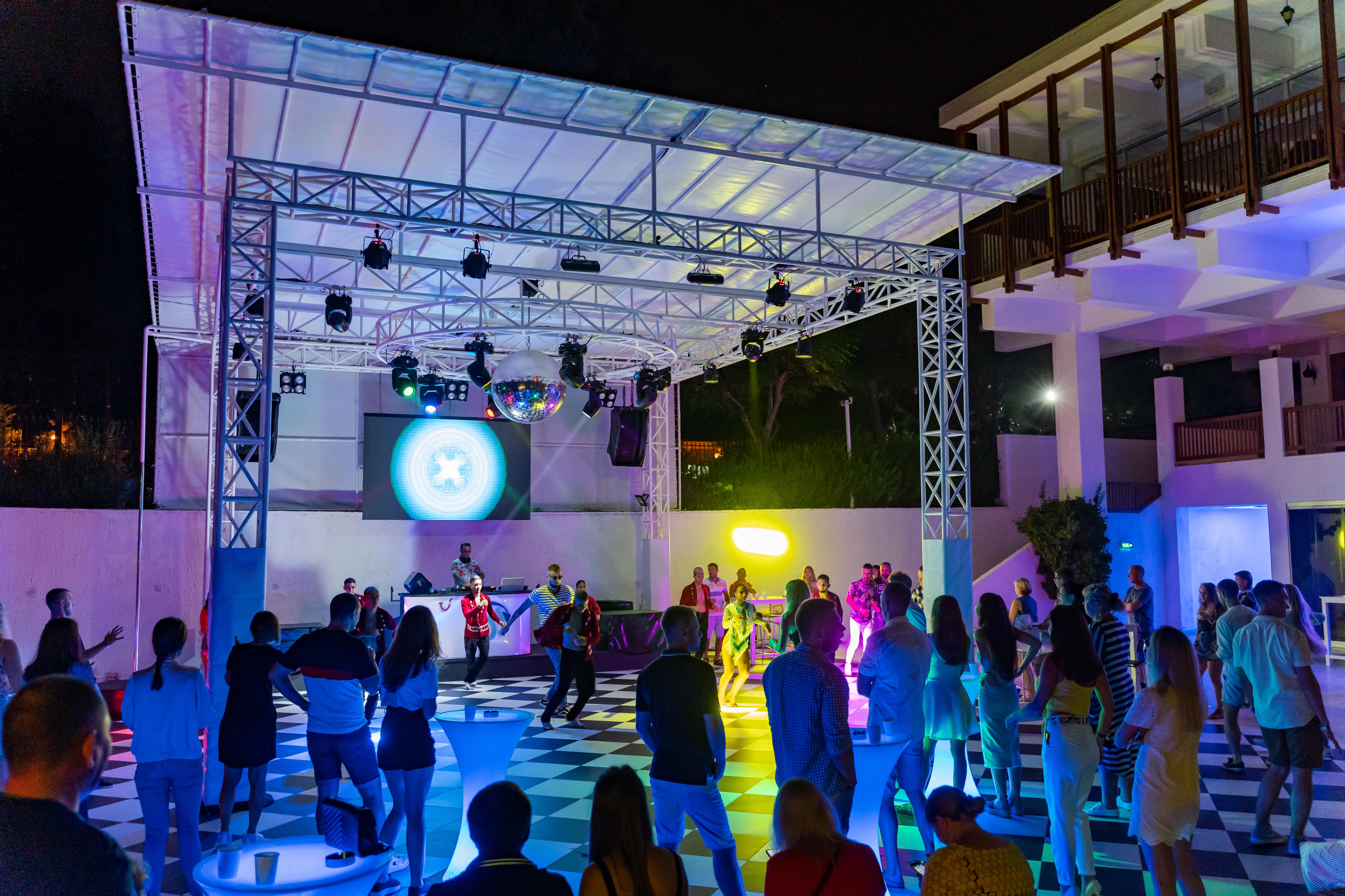 فندق تي تي هوتلز هيدروس كلوب كمر المظهر الخارجي الصورة The nightclub