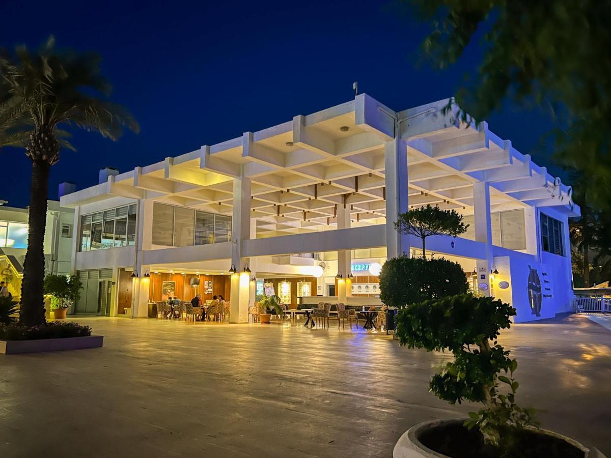 فندق تي تي هوتلز هيدروس كلوب كمر المظهر الخارجي الصورة The main building of the resort