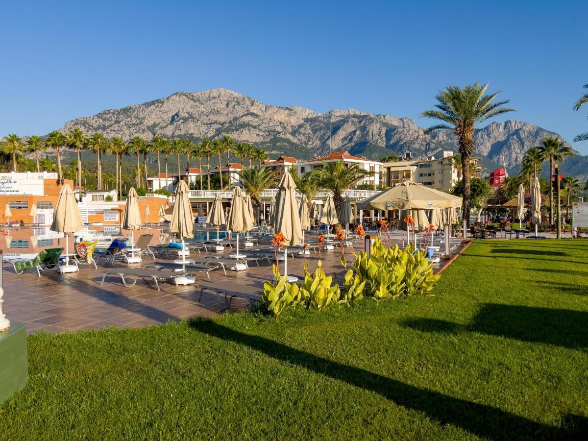 فندق تي تي هوتلز هيدروس كلوب كمر المظهر الخارجي الصورة A view of the resort