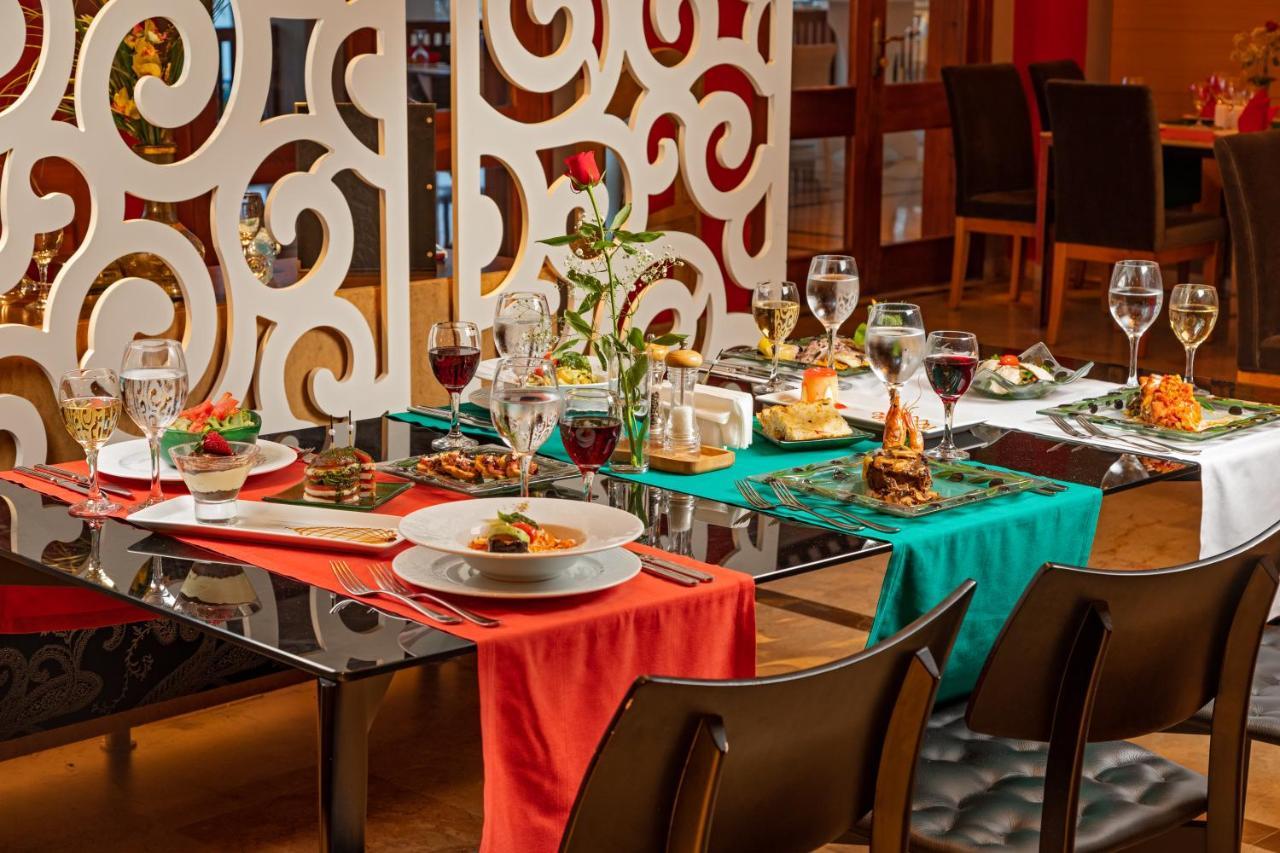 فندق تي تي هوتلز هيدروس كلوب كمر المظهر الخارجي الصورة A table set for dinner